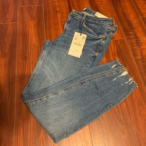 Zara slim fit/ skinny leg/ mid rise jeans